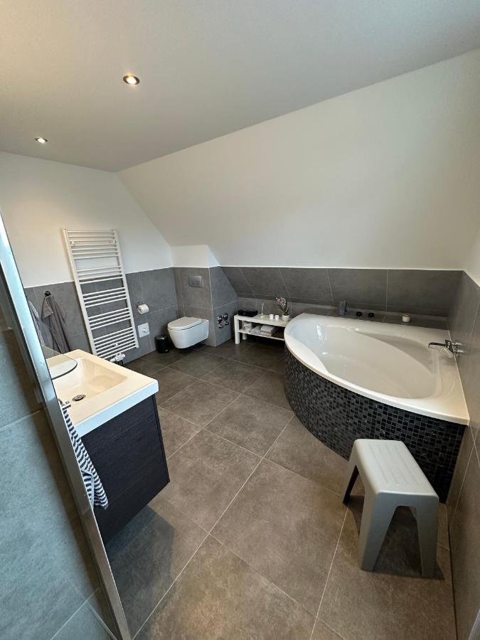 Helle Ferienwohnung: Spacious Retreat with E-Charging in Buchholz Buchholz in der Nordheide Exterior photo