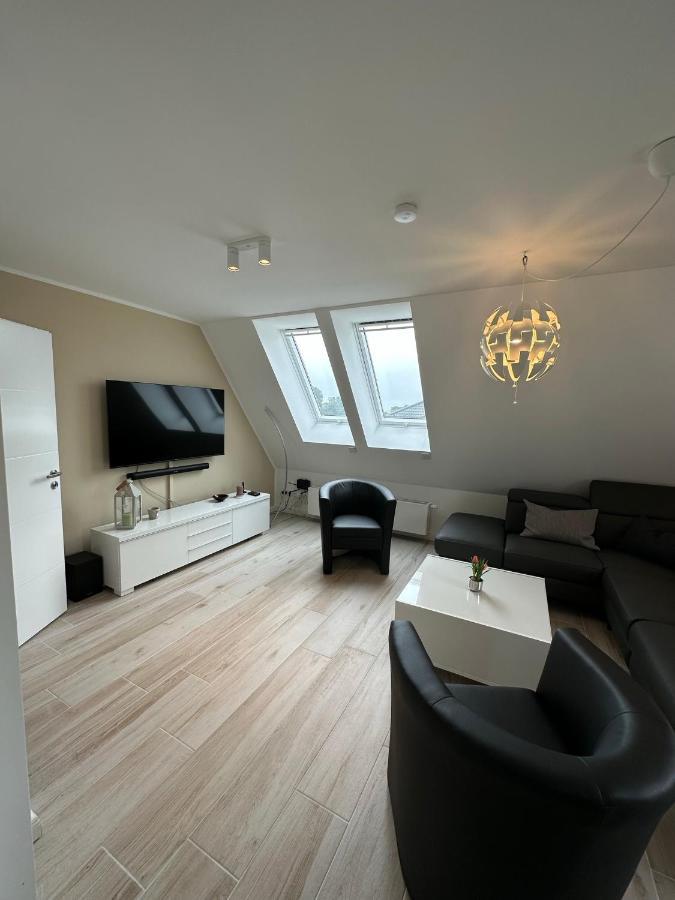 Helle Ferienwohnung: Spacious Retreat with E-Charging in Buchholz Buchholz in der Nordheide Exterior photo